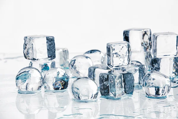 Ледяные кубики — стоковое фото