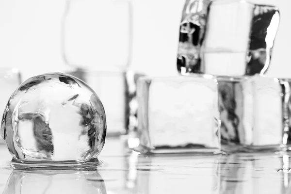 Ice cubes and balls — Stock Photo, Image