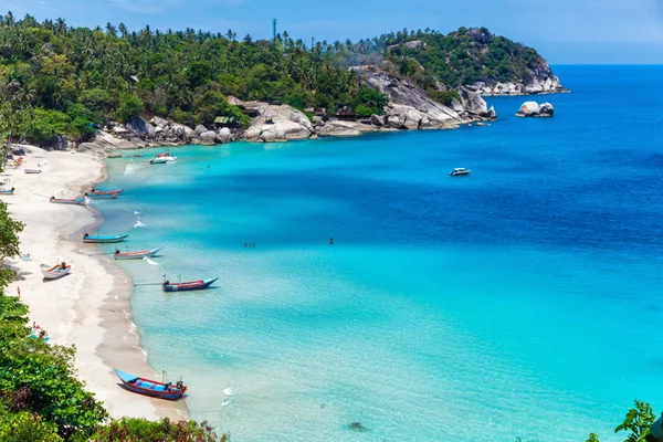 Paisaje marino con olas — Foto de Stock