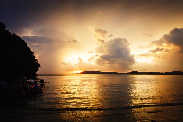 タイの熱帯の夕日 — ストック写真