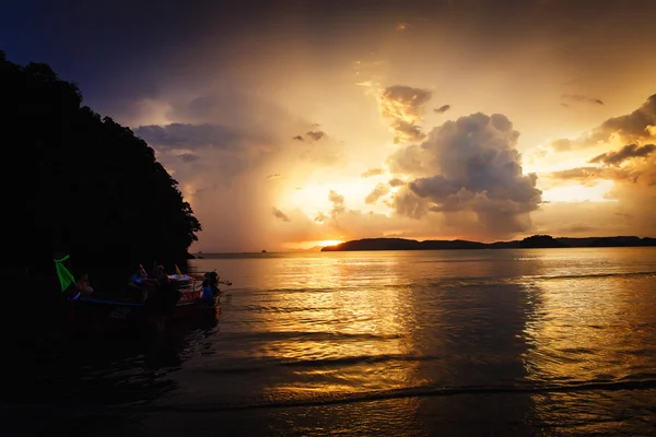 タイの熱帯の夕日 — ストック写真