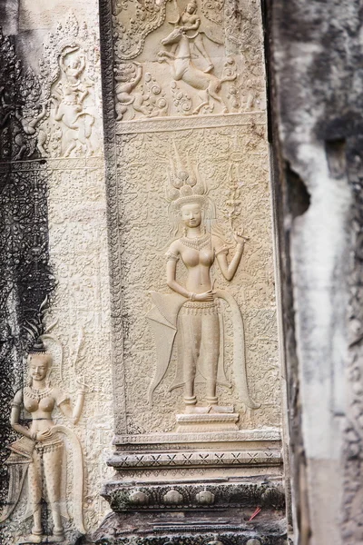 Bajorrelieve en Banteay Srei, Camboya —  Fotos de Stock