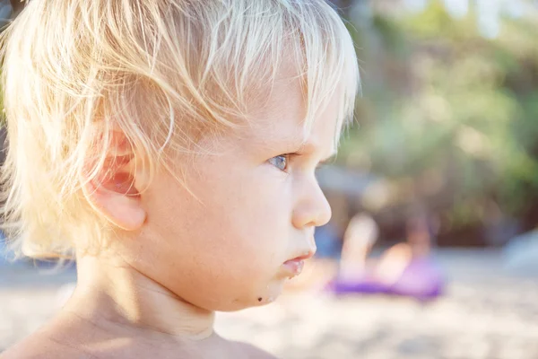 Beau petit bébé — Photo