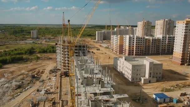 Casas de construcción de varios pisos — Vídeos de Stock