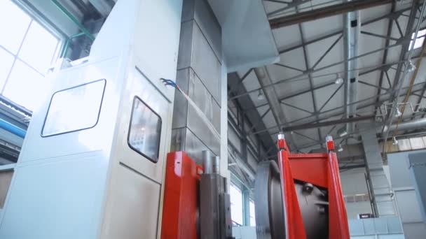 技術と金属の働く工場の設備 — ストック動画