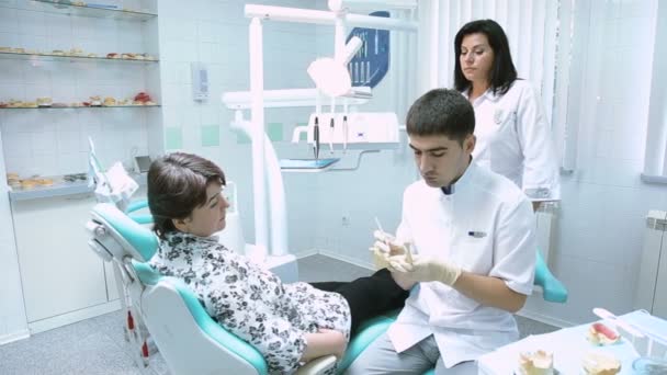 Patient at the dentist — Stock Video