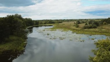doğal Nehri üzerinde uçuş