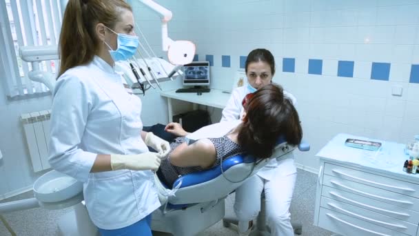 Visita al dentista — Vídeos de Stock