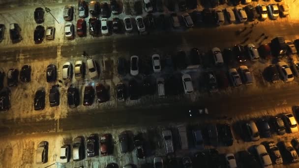 Vue aérienne de la voiture dans le parking — Video