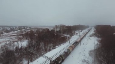 Yük treni hava demiryolu vurdu