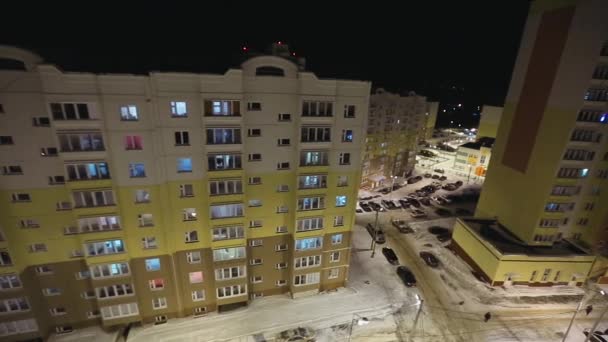 공중 보기: 고층 주택에 아파트의 창 — 비디오