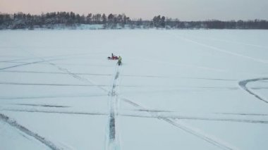 Kar motosikletleri kış eğlenceli