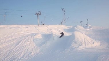 Snowboard Kar dağda yarış