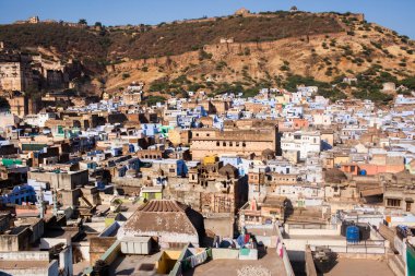 Eski şehrin üzerinde göster