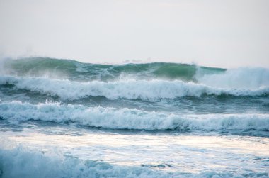 Sabah kızdırma ve dalga deniz