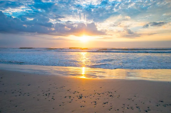 Deniz sabah kızdırma, gündoğumu gökyüzü