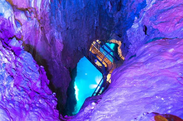 Ryusendo jeskyně, iwate (prefektury), cestovní ruch Japonsko — Stock fotografie
