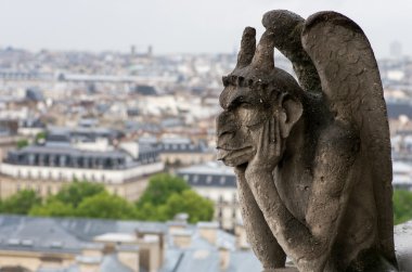 çirkin yaratık, Paris, Fransa'nın turizm