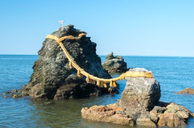 Meotoiwa-rock, mie (deprem), Japon geleneksel tapınak ve türbelerin