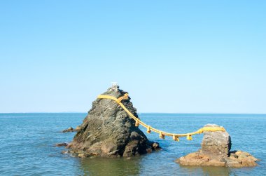 Meotoiwa-rock, mie (deprem), Japon geleneksel tapınak ve türbelerin