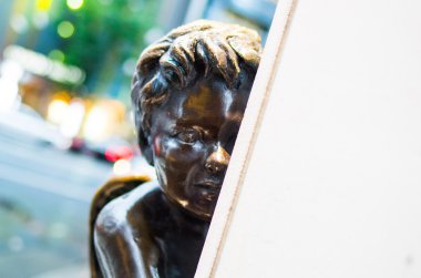 Melek heykeli Ginza, tokyo, Japonya