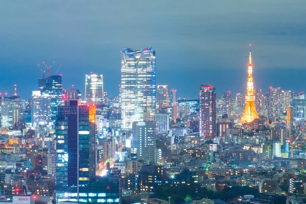 東京タワー夜ビュー、東京、日本 — ストック写真