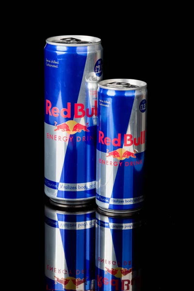 London Britania Raya Oktober 2020 Cans Large Small Red Bull — Stok Foto