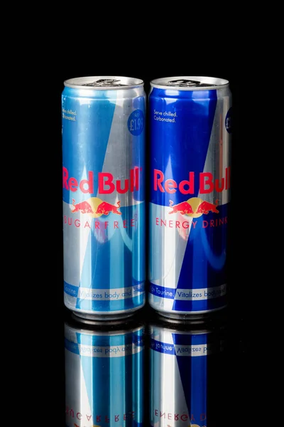 London Жовтня 2020 Cans Redbull Sugar Free Energy Drinks Isolated — стокове фото