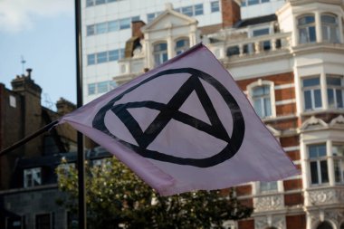 Londra, Birleşik Krallık, 21 Ağustos 2021: - Londra 'nın merkezinde bir protestoya katılan Soykırım İsyanı üyeleri