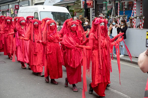 Londres Reino Unido Agosto 2021 Manifestantes Rebelión Extinción Vestidos Rojo —  Fotos de Stock