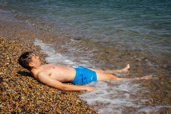 Year Old Caucasian Shirtless Teenage Boy Laying Surf — Stock Photo, Image