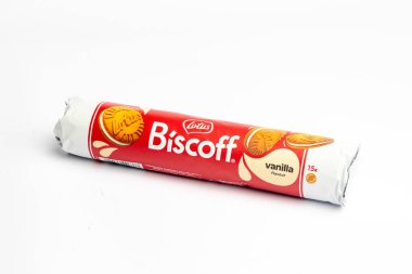 Londra, Birleşik Krallık, 22 Ekim 2025: - Beyaz arka planda bir paket nilüferli bisküvi