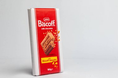 Londra, Birleşik Krallık, 22 Ekim 2025: - Biscoff Bisküvi Parçalı Sütlü Çikolata manzarası