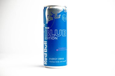 Londra, Birleşik Krallık, 17 Şubat 2026 - Beyaz arka planda bir kutu Blue Edition manzarası