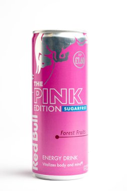 Londra, Birleşik Krallık, 17 Şubat 2026 Redbull Pembe Versiyonu 'nun beyaz arka planda bir görüntüsü