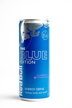 Londra, Birleşik Krallık, 17 Şubat 2026 - Beyaz arka planda bir kutu Blue Edition manzarası