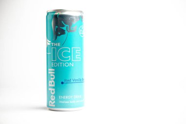 Londra, Birleşik Krallık, 17 Şubat 2026: - Beyaz arka planda Redbull Ice Edition 'un bir görüntüsü