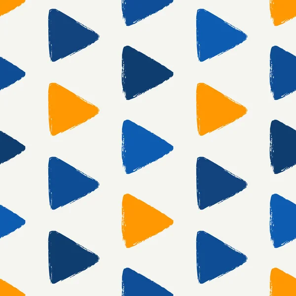 三角形のモチーフ最小幾何学的プリント ブラシのシームレスなパターンをペイント フリーハンドのグランジデザインの背景 トレンディな手描きの現代的なシンプルな地理の装飾 手描き抽象ベクトル壁紙 — ストックベクタ