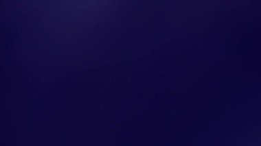 Işık sızıntısı 4K görüntüsü. Lens parlaklığı bokeh örtüleri, yanan alev arka planı. Çekimlerinizi birleştirmek, videoyu biçimlendirmek, geçişlerinizi.