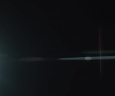 Doğal anamorfik mavi ışıklandırması olan kusursuz bir döngü olan teknolojik mavi optik lens parlıyor..