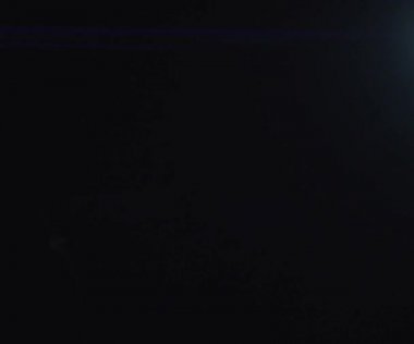 Doğal anamorfik mavi ışıklandırması olan kusursuz bir döngü olan teknolojik mavi optik lens parlıyor..