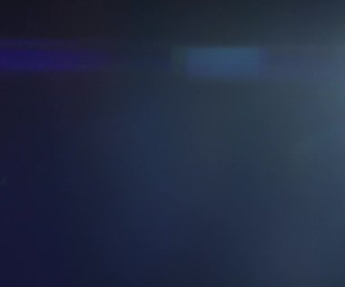 Doğal anamorfik mavi ışıklandırması olan kusursuz bir döngü olan teknolojik mavi optik lens parlıyor..