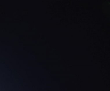 Doğal anamorfik mavi ışıklandırması olan kusursuz bir döngü olan teknolojik mavi optik lens parlıyor..