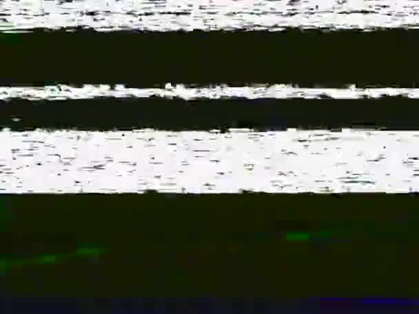 VHS defectos reales ruido y artefactos, fallos de una cinta vieja, pantalla negra — Vídeos de Stock