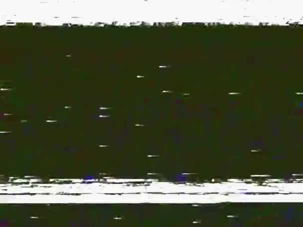 VHS echte defecten lawaai en artefacten, glitches van een oude tape, zwart scherm — Stockvideo