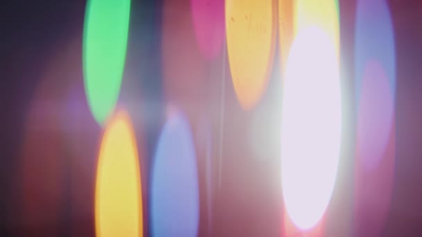 정교 한 청색 광학 렌즈는 천연적 인 애너모픽 청색 조명이 있는, 매끄럽지 않은 순환 고리인 변천을 일으킨다. — 비디오