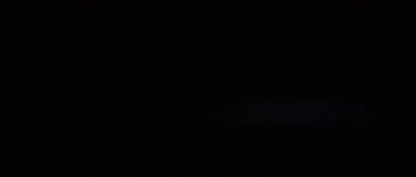 Doğal anamorfik mavi ışıklandırması olan kusursuz bir döngü olan teknolojik mavi optik lens parlıyor..