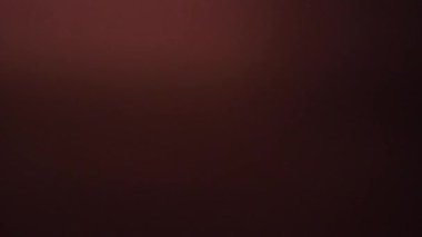 Doğal anamorfik mavi ışıklandırması olan kusursuz bir döngü olan teknolojik mavi optik lens parlıyor..