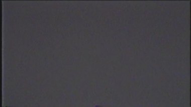 Arıza gürültü statik televizyon VFX paketi. Görsel video efektleri arkaplan çizgileri, TV ekranı gürültü arızası efekti. Video arkaplanı, görüntü düzenleme, giriş ve logo için geçiş efekti ses ile ortaya çıkar.