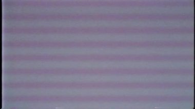 Arıza gürültü statik televizyon VFX paketi. Görsel video efektleri arkaplan çizgileri, TV ekranı gürültü arızası efekti. Video arkaplanı, görüntü düzenleme, giriş ve logo için geçiş efekti ses ile ortaya çıkar.